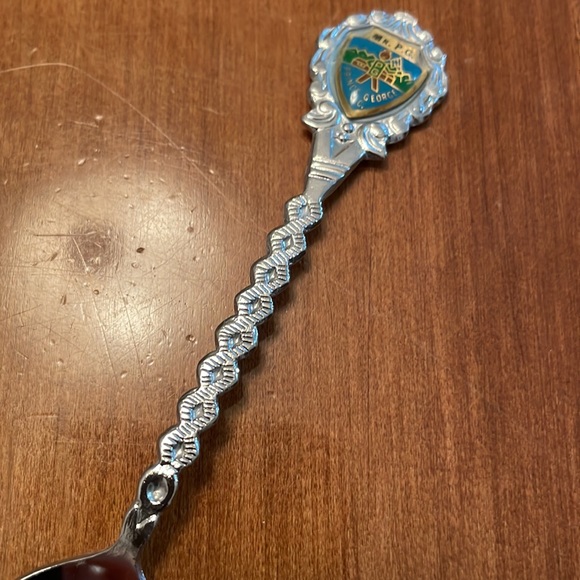 Souvenir spoons from British Columbia - Picture 9 of 9